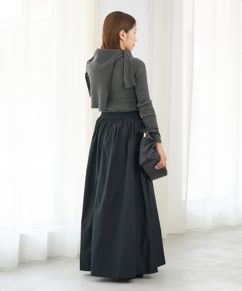 IENA(イエナ)の「《追加》イタリア ヤーン RIB クループルオーバー(ニット/セーター・レディース・ブルー系その他/ブラック/アイボリー/グレー・FREE)」の6枚目の写真