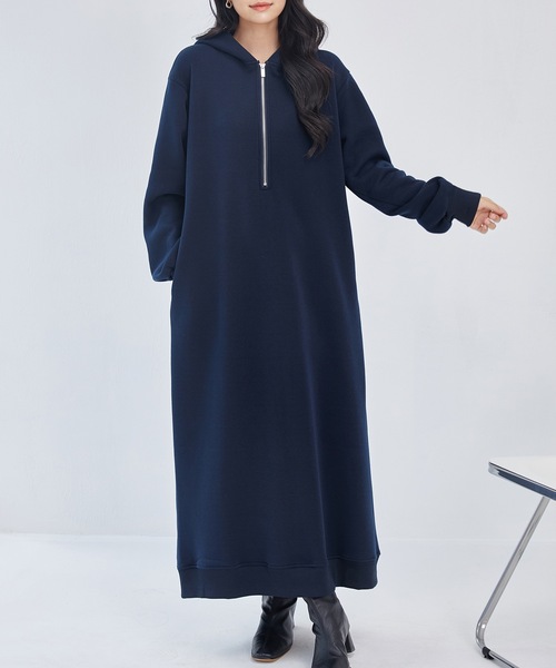 DAYRA(デイラ)の「裏起毛 ハーフジップ フーデット パーカー ワンピース(ワンピース・レディース・チャコールグレー/ブラック/ネイビー/ピンク系・S/FREE)」の3枚目の写真
