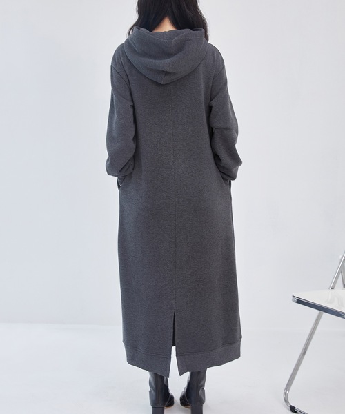 DAYRA(デイラ)の「裏起毛 ハーフジップ フーデット パーカー ワンピース(ワンピース・レディース・チャコールグレー/ブラック/ネイビー/ピンク系・S/FREE)」の13枚目の写真