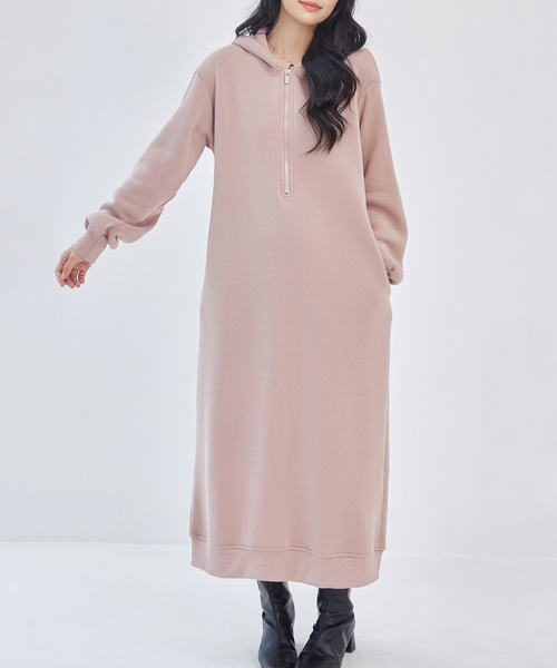 DAYRA(デイラ)の「裏起毛 ハーフジップ フーデット パーカー ワンピース(ワンピース・レディース・チャコールグレー/ブラック/ネイビー/ピンク系・S/FREE)」の21枚目の写真