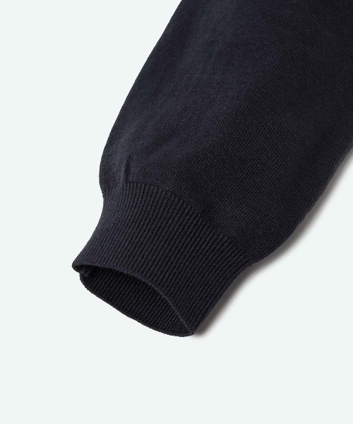 penguin BY MUNSINGWEAR(ペンギン バイ マンシングウェア)の「SADDLE SHOULDER POLO CARDIGAN(カーディガン/ボレロ・メンズ・ブラック/ネイビー・M/L/XL)」の6枚目の写真