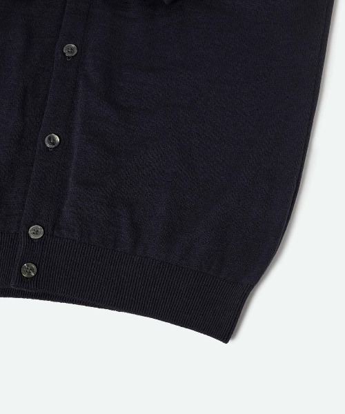 penguin BY MUNSINGWEAR(ペンギン バイ マンシングウェア)の「SADDLE SHOULDER POLO CARDIGAN(カーディガン/ボレロ・メンズ・ブラック/ネイビー・M/L/XL)」の7枚目の写真