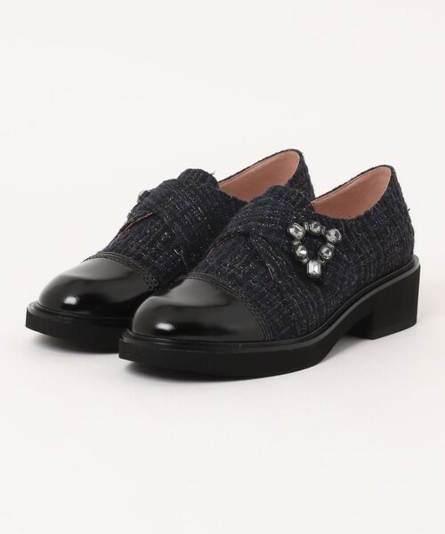 LANVIN en Bleu(ランバンオンブルー)の「ビジューモチーフモンクストラップシューズ(パンプス・レディース・ブラック/ネイビー・22.5cm/23.0cm/23.5cm/24.0cm/24.5cm/22.0cm)」の2枚目の写真