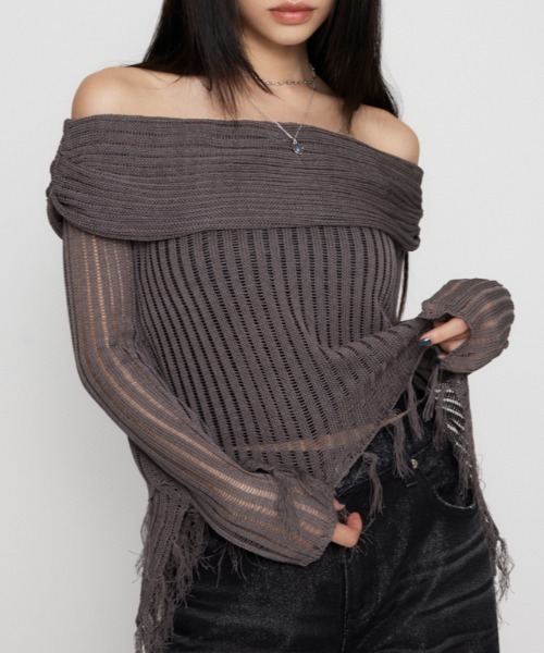 LAGUA GEM(ラグアジェム)の「FRINGE OFF SHOULDER ニット(ニット/セーター・レディース・アイボリー/カーキ/チャコールグレー・FREE)」の3枚目の写真