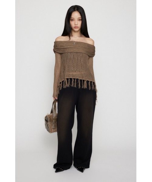 LAGUA GEM(ラグアジェム)の「FRINGE OFF SHOULDER ニット(ニット/セーター・レディース・アイボリー/カーキ/チャコールグレー・FREE)」の11枚目の写真