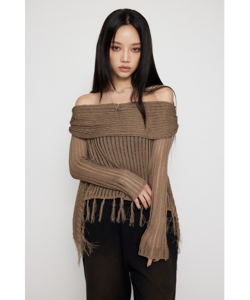 LAGUA GEM(ラグアジェム)の「FRINGE OFF SHOULDER ニット(ニット/セーター・レディース・アイボリー/カーキ/チャコールグレー・FREE)」の10枚目の写真