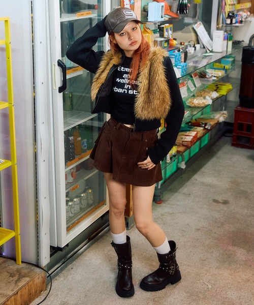 ACLENT(アクレント)の「コーデュロイタックミニスカート(スカート・レディース・ブラウン/ブラック・X-SMALL/SMALL/MEDIUM)」の6枚目の写真