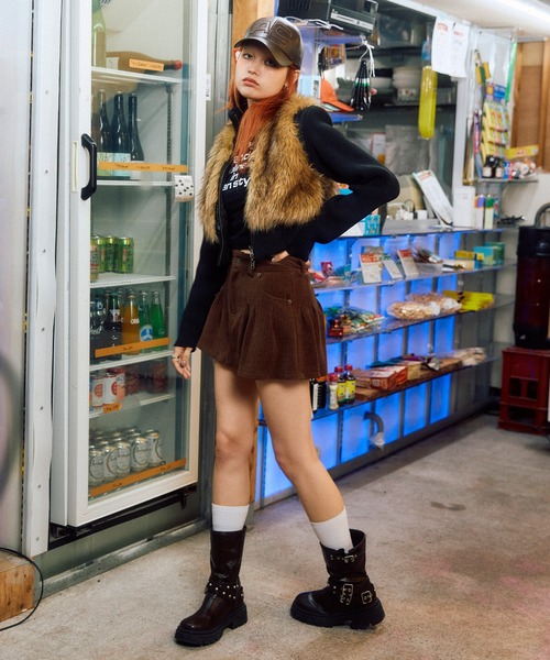 ACLENT(アクレント)の「コーデュロイタックミニスカート(スカート・レディース・ブラウン/ブラック・X-SMALL/SMALL/MEDIUM)」の7枚目の写真