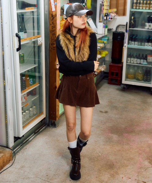 ACLENT(アクレント)の「コーデュロイタックミニスカート(スカート・レディース・ブラウン/ブラック・X-SMALL/SMALL/MEDIUM)」の8枚目の写真