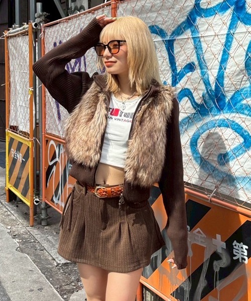 ACLENT(アクレント)の「コーデュロイタックミニスカート(スカート・レディース・ブラウン/ブラック・X-SMALL/SMALL/MEDIUM)」の15枚目の写真