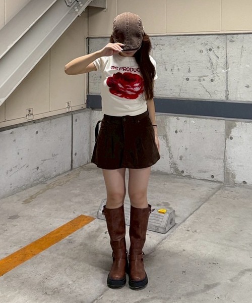 ACLENT(アクレント)の「コーデュロイタックミニスカート(スカート・レディース・ブラウン/ブラック・X-SMALL/SMALL/MEDIUM)」の16枚目の写真