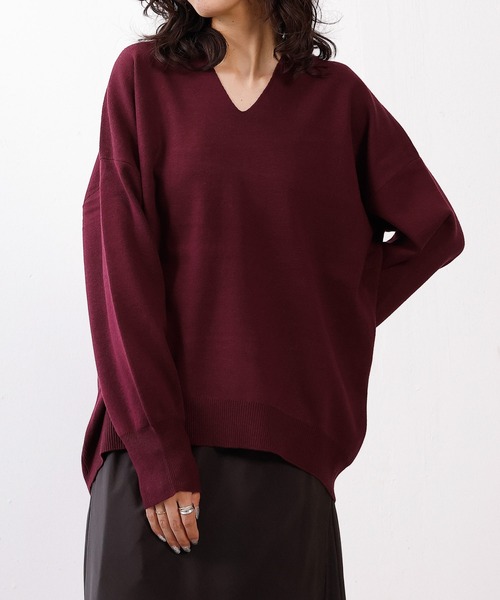 emesuelee(エメスーリー)の「【静電気防止】Vネックドルマンニットプルオーバー(ニット/セーター・レディース・ベージュ/ブラウン/レッド/ブルー/ブラック/ネイビー/プラム/スカイブルー系1・フリー)」の2枚目の写真