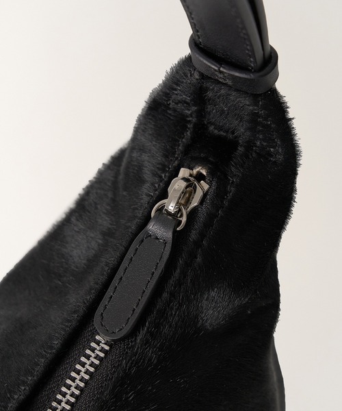 NOTHING WRITTEN(ナッシングリトゥン)の「NOTHING WRITTEN / ナッシングリトゥン Calf-hair shoulder mini bag ショルダーバッグ(ショルダーバッグ・レディース・ブラック・FREE)」の14枚目の写真