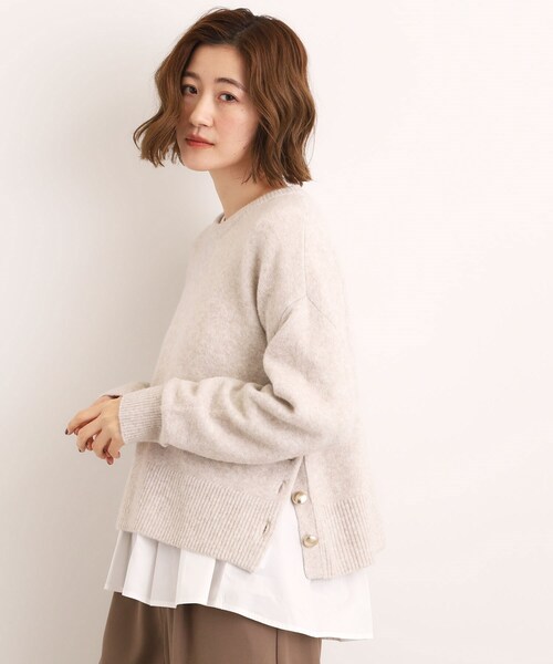 grove（グローブ）の「【洗える】レイヤードにもおすすめ！サイド釦ニット（ニット/セーター・レディース・チャコールグレー/オフホワイト/ピンク/ブルー/ナチュラル・02/03/04/05/01）」の4枚目の写真