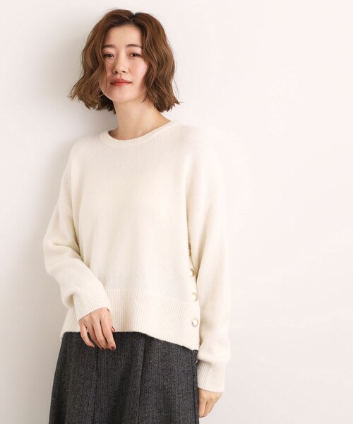 grove（グローブ）の「【洗える】レイヤードにもおすすめ！サイド釦ニット（ニット/セーター・レディース・チャコールグレー/オフホワイト/ピンク/ブルー/ナチュラル・02/03/04/05/01）」の7枚目の写真