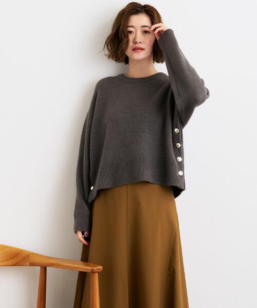 grove（グローブ）の「【洗える】レイヤードにもおすすめ！サイド釦ニット（ニット/セーター・レディース・チャコールグレー/オフホワイト/ピンク/ブルー/ナチュラル・02/03/04/05/01）」の12枚目の写真