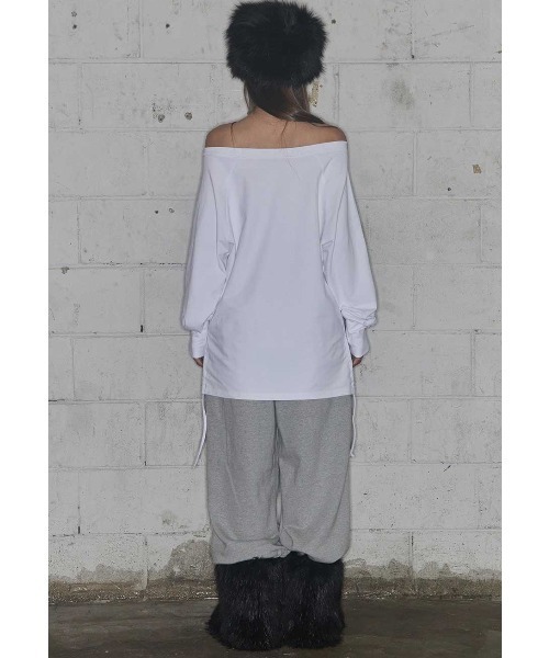 FANCY CLUB(ファンシークラブ)の「A'GEM/9 × .kom 『FANCY CLUB/ファンシークラブ』DIVINE CROSS OFF-SHOULDER TEE /クロスオフショルダー長袖Tシャツ(Tシャツ/カットソー・レディース・ブラック/ホワイト・FREE)」の15枚目の写真