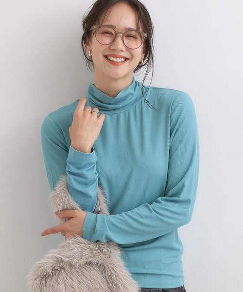 DRESKIP（ドレスキップ）の「【S-LL/吸湿発熱】なめらかとろみ インナータートル（Tシャツ/カットソー・レディース・ブラック/オレンジ/オフホワイト/ブルー/ブラック系2/イエロー系2/ダークブラウン・02/03/04/01）」の5枚目の写真