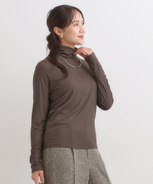 DRESKIP（ドレスキップ）の「【S-LL/吸湿発熱】なめらかとろみ インナータートル（Tシャツ/カットソー・レディース・ブラック/オレンジ/オフホワイト/ブルー/ブラック系2/イエロー系2/ダークブラウン・02/03/04/01）」の17枚目の写真