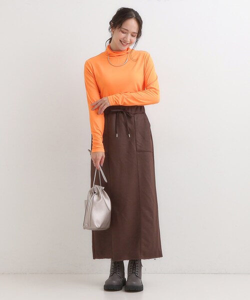 DRESKIP（ドレスキップ）の「【S-LL/吸湿発熱】なめらかとろみ インナータートル（Tシャツ/カットソー・レディース・ブラック/オレンジ/オフホワイト/ブルー/ブラック系2/イエロー系2/ダークブラウン・02/03/04/01）」の22枚目の写真