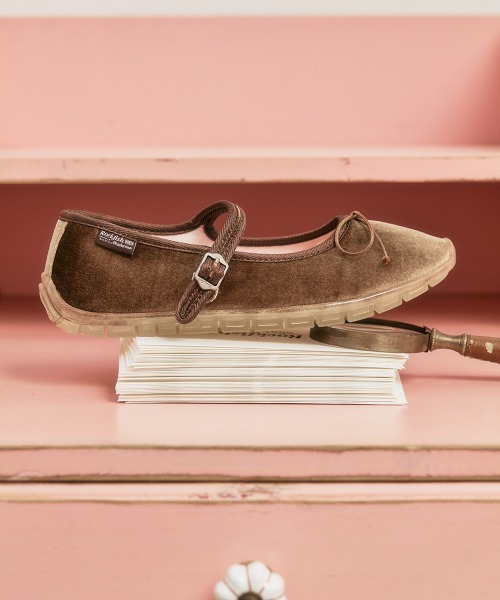 ROCKFISH WEATHERWEAR(ロックフィッシュウェザーウェア)の「BELLA MARYJANES(PEBBLE SOLE)(バレエシューズ・レディース・ブラウン/ピンク/ブラック/オリーブ/ブラック系/ネイビー/クリーム/パープル・23.0cm/23.5cm/24.0cm/24.5cm/25.0cm)」の4枚目の写真