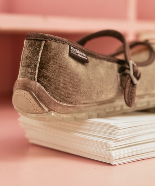 ROCKFISH WEATHERWEAR(ロックフィッシュウェザーウェア)の「BELLA MARYJANES(PEBBLE SOLE)(バレエシューズ・レディース・ブラウン/ピンク/ブラック/オリーブ/ブラック系/ネイビー/クリーム/パープル・23.0cm/23.5cm/24.0cm/24.5cm/25.0cm)」の22枚目の写真