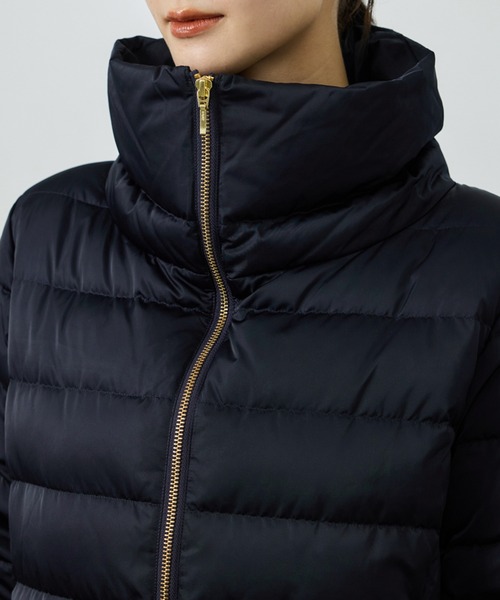 ROPE'(ロペ)の「サテンロング丈ダウンコート/イージーケア(ダウンジャケット/コート・レディース・ネイビー/ブラック・36/38)」の7枚目の写真