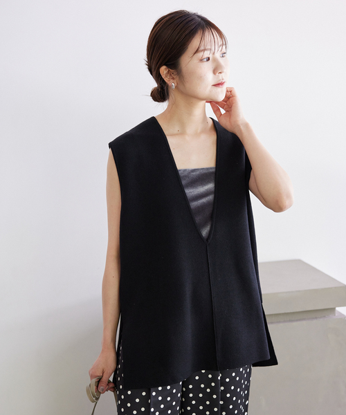 SLOBE IENA(スローブイエナ)の「《WEB限定/追加2》ダブルフェイスニットベスト(ベスト・レディース・ブラック/チャコールグレー・FREE)」の11枚目の写真