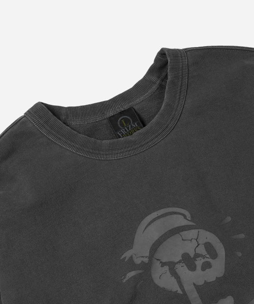 FRIZMWORKS（フリズムワークス）の「BLACK FLAG PIGMENT DYEING SWEATSHIRT _ CHARCOAL（スウェット・メンズ・その他・SMALL/MEDIUM/LARGE/X-LARGE）」の4枚目の写真