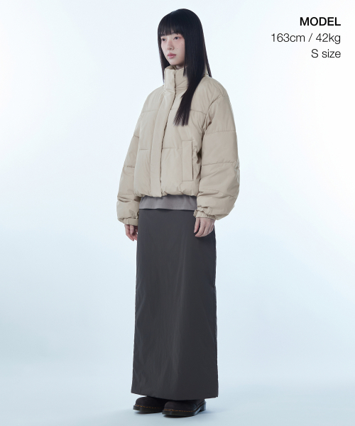 MUSINSA STANDARD WOMAN（ムシンサスタンダードウーマン）の「ウィメンズデイリープファーショートパディングジャケット[ライトベージュ]（ダウンジャケット/コート・レディース・その他・SMALL/MEDIUM/LARGE/X-SMALL）」の2枚目の写真