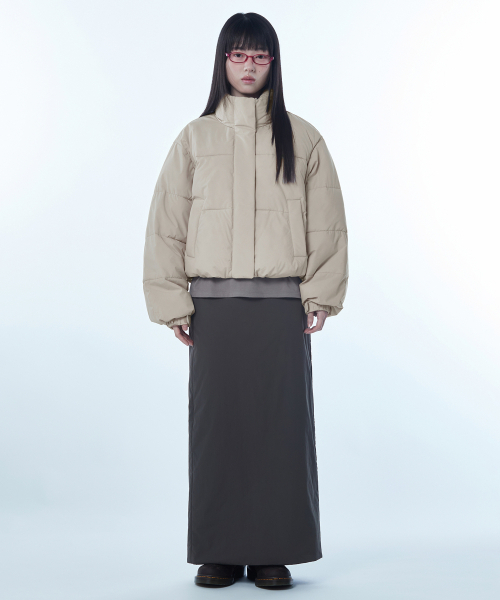 MUSINSA STANDARD WOMAN（ムシンサスタンダードウーマン）の「ウィメンズデイリープファーショートパディングジャケット[ライトベージュ]（ダウンジャケット/コート・レディース・その他・SMALL/MEDIUM/LARGE/X-SMALL）」の3枚目の写真