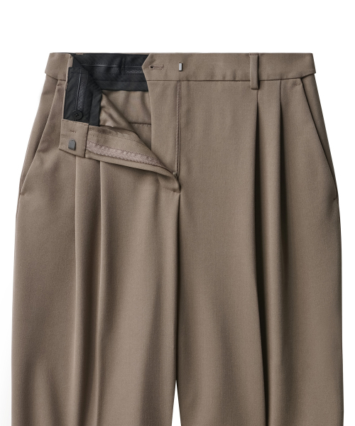 MUSINSA STANDARD WOMAN（ムシンサスタンダードウーマン）の「ウィメンズ ハイウエスト ワイド ヒドゥンバンディング スラックス [ダスティベージュ]（スラックス・レディース・その他・30/31/24/25/26/27/28/29）」の4枚目の写真