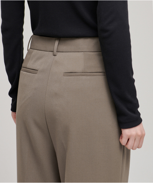 MUSINSA STANDARD WOMAN（ムシンサスタンダードウーマン）の「ウィメンズ ハイウエスト ワイド ヒドゥンバンディング スラックス [ダスティベージュ]（スラックス・レディース・その他・30/31/24/25/26/27/28/29）」の7枚目の写真