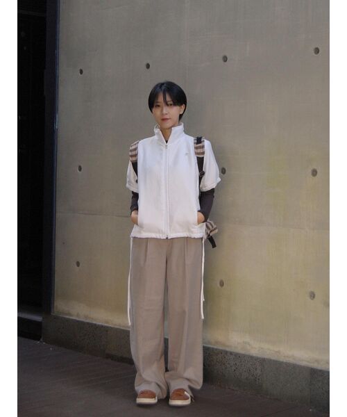 MUSINSA STANDARD WOMAN（ムシンサスタンダードウーマン）の「ウィメンズ ハイウエスト ワイド ヒドゥンバンディング スラックス [ダスティベージュ]（スラックス・レディース・その他・30/31/24/25/26/27/28/29）」の10枚目の写真