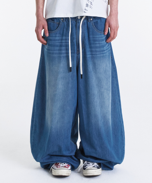 SUMMER VACATION BALLOON PANTS (MID BLUE)（デニムパンツ）｜KICHUL