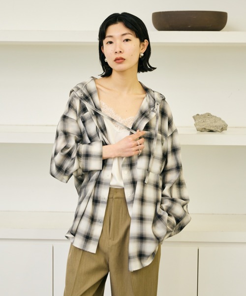 AIC.（エーアイシー）の「シアーチェックフーディーオーバーシャツ（シャツ/ブラウス・レディース・その他1・FREE）」の2枚目の写真