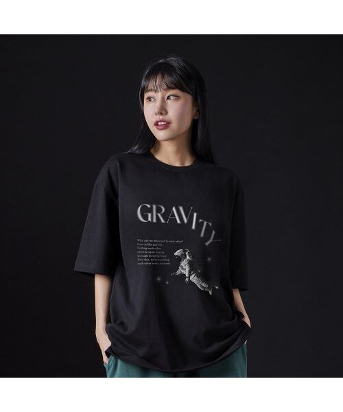 ASTRAL PROJECTION（アストラルプロジェクション）の「[オーバーサイズ]アストロナウト 13番手綿ラウンドネック半袖Tシャツ_ブラック（Tシャツ/カットソー・メンズ・その他・LARGE/MEDIUM/X-LARGE）」の2枚目の写真