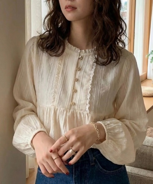 cammie（キャミー）の「フリルデザイントップス（シャツ/ブラウス・レディース・ホワイト/アイボリー・M/L）」の9枚目の写真