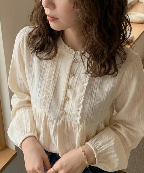 cammie（キャミー）の「フリルデザイントップス（シャツ/ブラウス・レディース・ホワイト/アイボリー・M/L）」の10枚目の写真