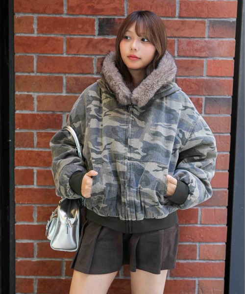 セール】《ファーフード×裏地中綿キルト》冬映えショート丈アウター