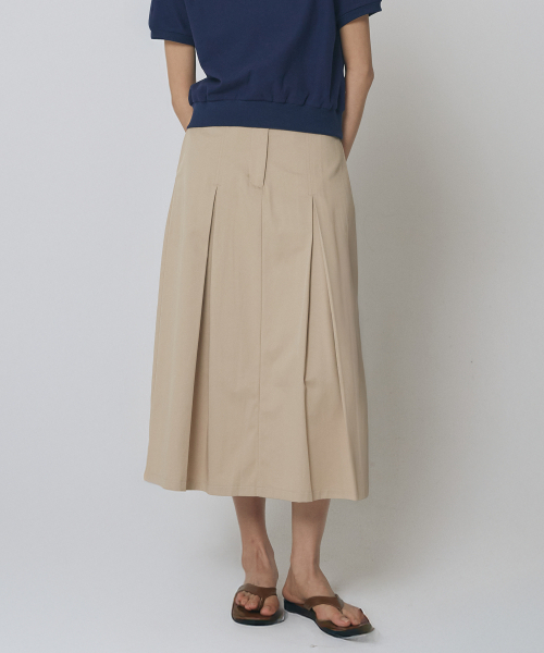 Express Holiday(エクスプレスホリデー)の「ツイルプリーツスカート_ベージュ(スカート・レディース・その他・SMALL/MEDIUM)」の1枚目の写真