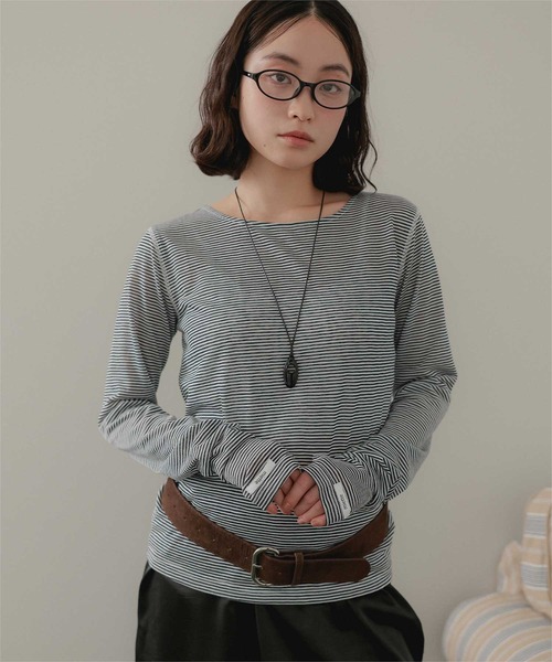 miette(ミエット)の「フィンガーホールシアートップス(Tシャツ/カットソー・レディース・カーキ/グレイッシュベージュ/ライトブルー/杢グレー/オフホワイト/ブラック系その他/ホワイト系その他・S/M/L)」の3枚目の写真