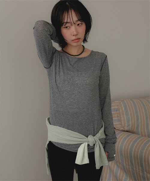 miette(ミエット)の「フィンガーホールシアートップス(Tシャツ/カットソー・レディース・カーキ/グレイッシュベージュ/ライトブルー/杢グレー/オフホワイト/ブラック系その他/ホワイト系その他・S/M/L)」の1枚目の写真