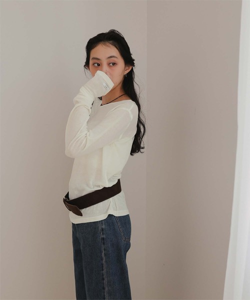 miette(ミエット)の「フィンガーホールシアートップス(Tシャツ/カットソー・レディース・カーキ/グレイッシュベージュ/ライトブルー/杢グレー/オフホワイト/ブラック系その他/ホワイト系その他・S/M/L)」の8枚目の写真