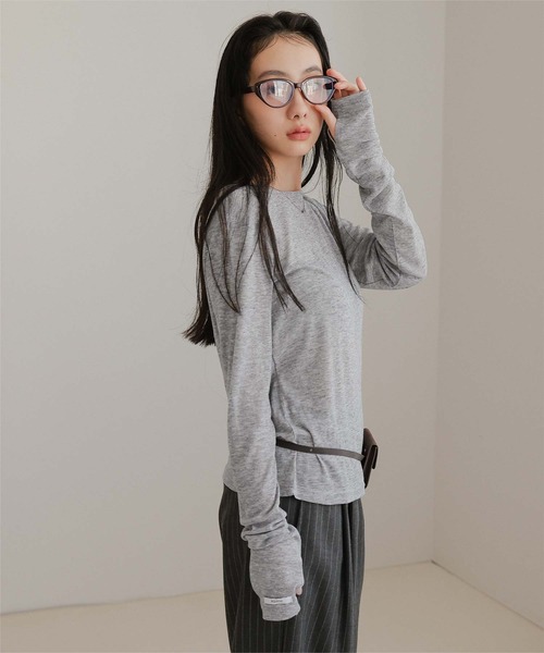 miette(ミエット)の「フィンガーホールシアートップス(Tシャツ/カットソー・レディース・カーキ/グレイッシュベージュ/ライトブルー/杢グレー/オフホワイト/ブラック系その他/ホワイト系その他・S/M/L)」の18枚目の写真