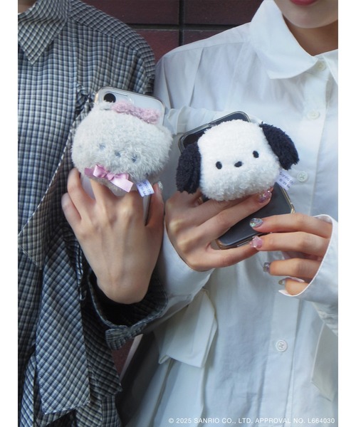 sanrio(サンリオ)の「もこもこニャニィニュニェニョンスマホグリップ(スマホグッズ・レディース・グレー・FREE)」の1枚目の写真