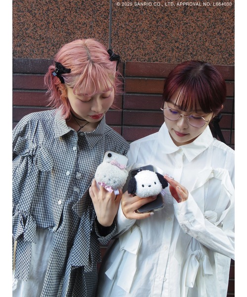 sanrio(サンリオ)の「もこもこニャニィニュニェニョンスマホグリップ(スマホグッズ・レディース・グレー・FREE)」の4枚目の写真