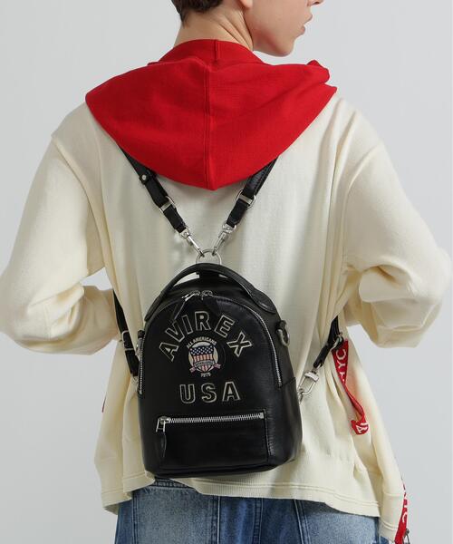 AVIREX(アヴィレックス)の「《直営店限定》VARSITY LEATHER MINI BACKPACK(バックパック/リュック・レディース・ブラック/レッド・F)」の4枚目の写真
