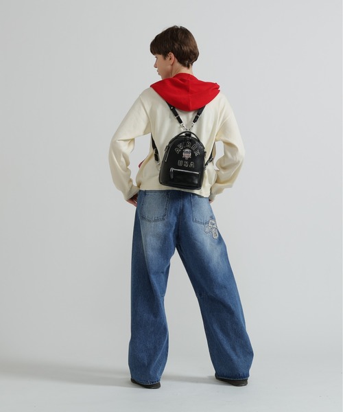 AVIREX（アヴィレックス）の「《直営店限定》VARSITY LEATHER MINI BACKPACK（バックパック/リュック・レディース・ブラック/レッド・F）」の5枚目の写真