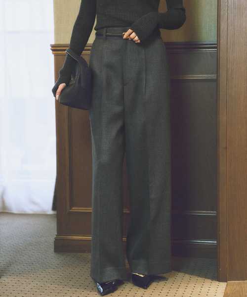 plage(プラージュ)の「toulou wide slax パンツ(スラックス・レディース・チャコールグレー/キャメル・38/34)」の1枚目の写真